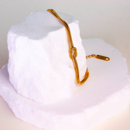 Bracciale Nodo d'Amore - Fascino Romantico da Indossare