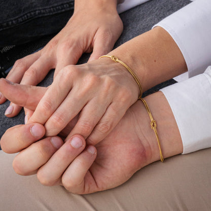 Bracciale Nodo d'Amore - Fascino Romantico da Indossare