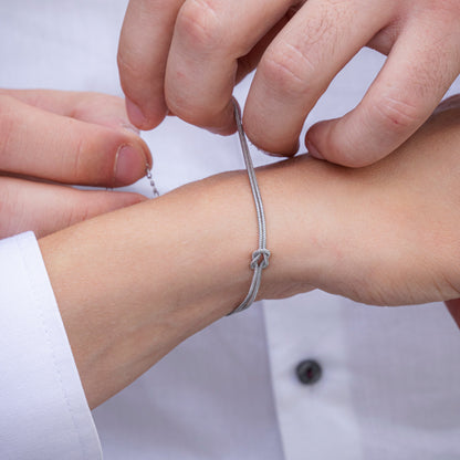 Bracciale Nodo d'Amore - Fascino Romantico da Indossare