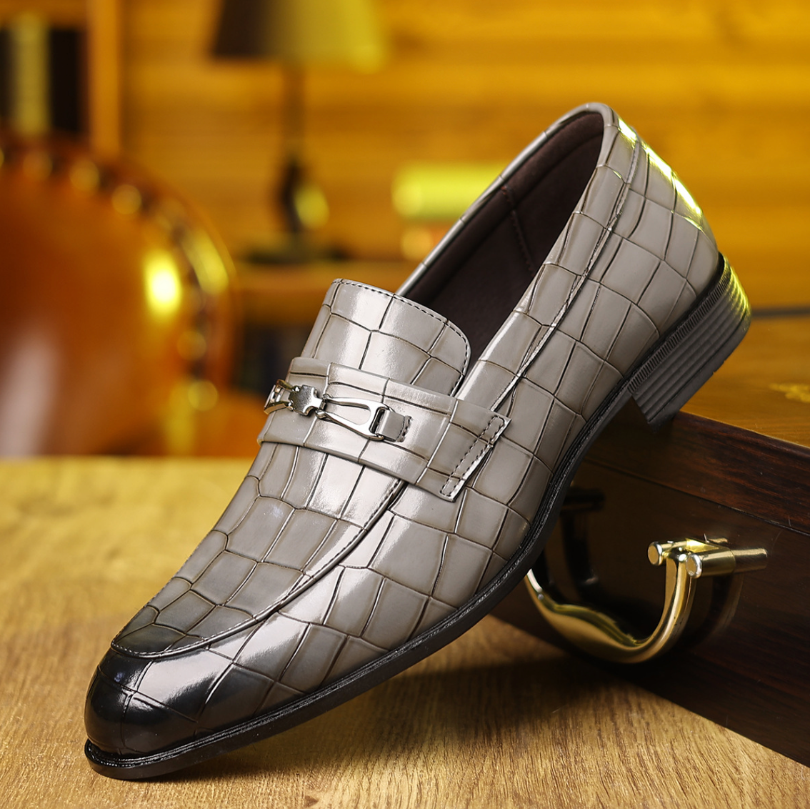 Scarpe slip-on chic in rilievo